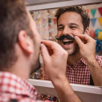 36x selbstklebend Bärte mit div. Schnurrbart Schnurbert Bart Fake Moustache Schnauzer – zum Ankleben zu Fasching & Karneval