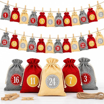 Adventskalender mit 24 Säckchen Modell 2 in Rot, Grau und Naturfarben – Setübersicht