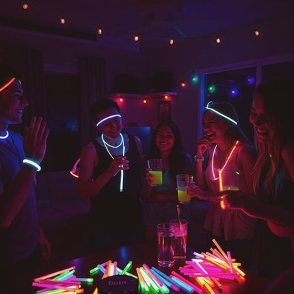 100x Knicklichter bunt – extra helle Glow Sticks mit Verbindern für Party, Silvester, Festival & Geburtstag – Leuchtstäbe mit langer Leuchtdauer