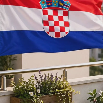 Kroatien-Flagge 90x150 cm – EM 2028 Fahne Fanartikel aus strapazierfähigem Polyester mit Metallösen
